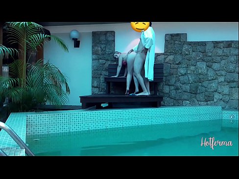 ❤️ El cap convida la criada a la piscina, però no va poder resistir-se a una calor ❤ Porno vk al porno ca.hentaisea-com.ru ❌
